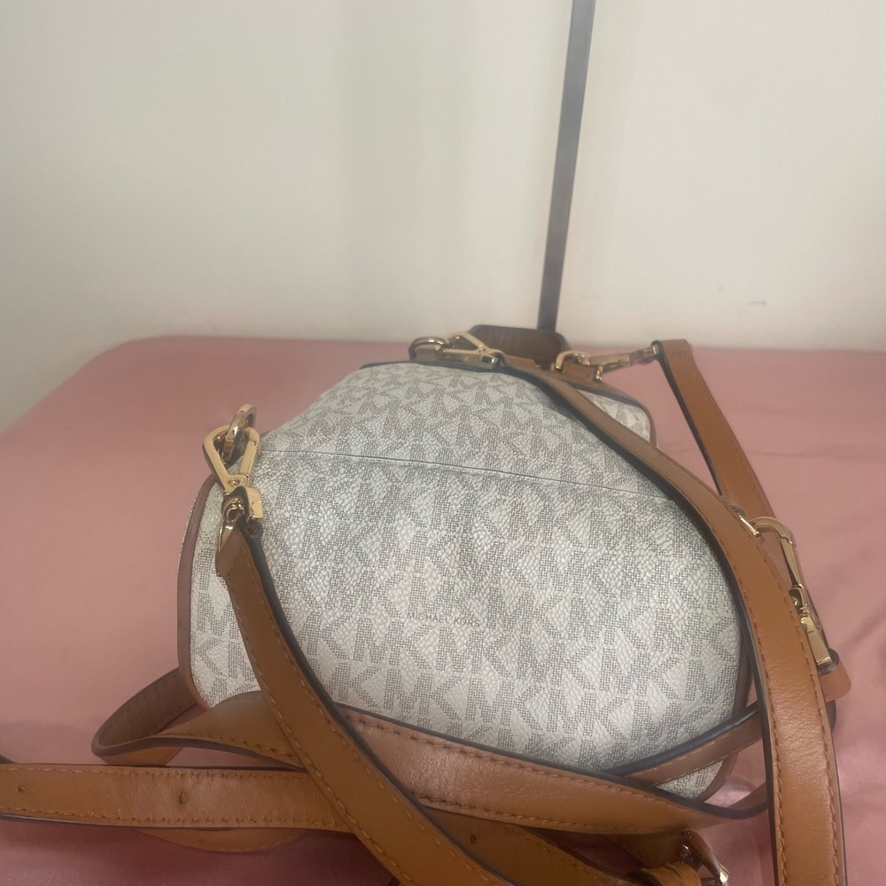 Authentic Michael Kors Backpack Purse!!! #025NC Michael Kors White and Tan - Picture 4 of 11